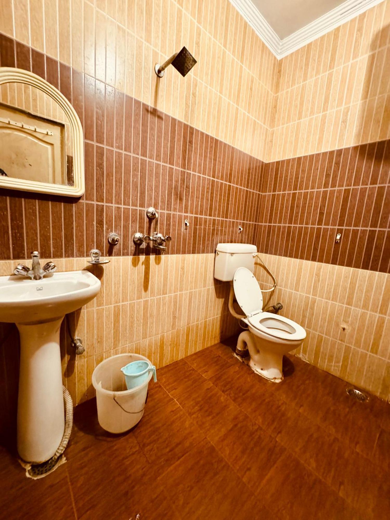 Qube House Bnb Rishikesh Bagian luar foto